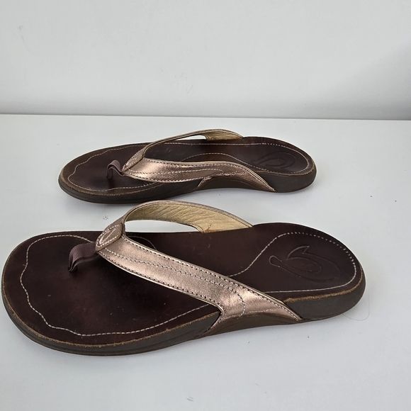 OluKai Kumu Leather Sandals Flip Flops Metallic Gold Size 7 Beach Vacation - Picture 5 of 10
